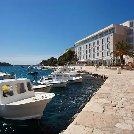 Adriana Hvar 4* Χβαρ
