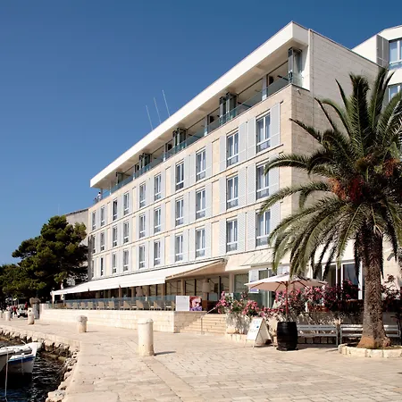 阿德瑞安纳哈瓦温泉酒店