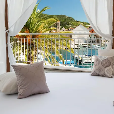 阿德瑞安纳哈瓦温泉酒店