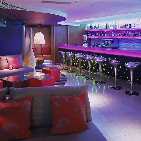 阿德瑞安纳哈瓦温泉酒店 赫瓦尔