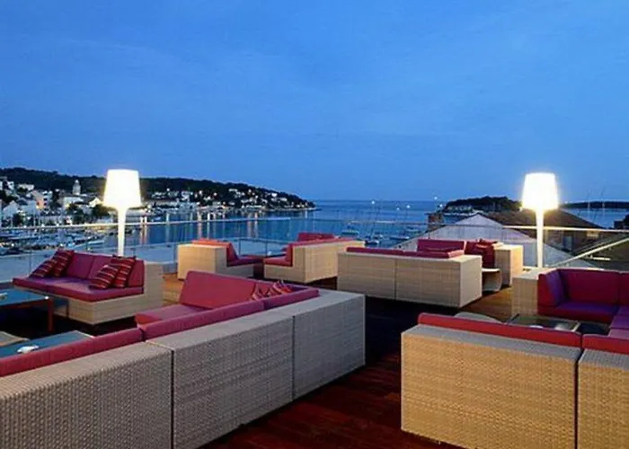 阿德瑞安纳哈瓦温泉酒店 4*