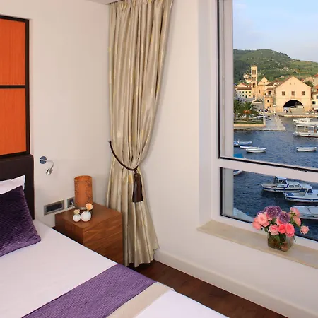 Adriana Hvar 4*